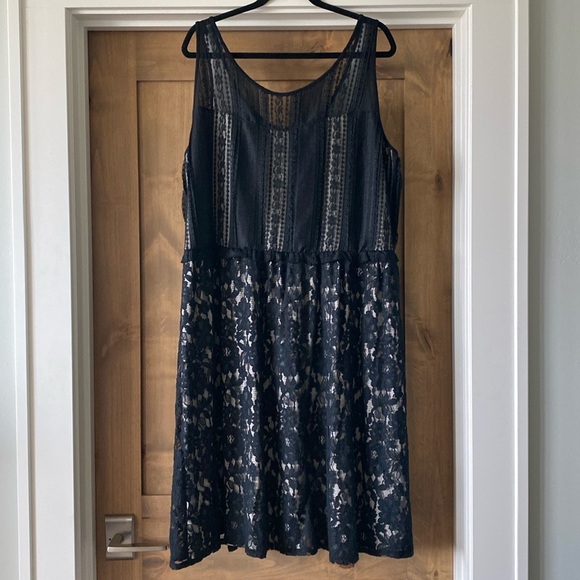 Lane Bryant Black Lace Overlay Dress Womens 24 LBD BLK/Cream zip back A line - Picture 1 of 10